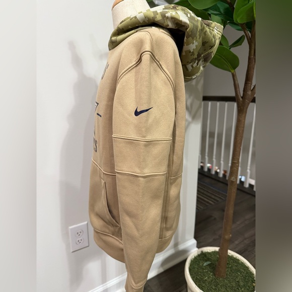 Youth Dallas Cowboys Nike Khaki 2019 Salute to Service Therma Pullover Hoodie S - Picture 11 of 12
